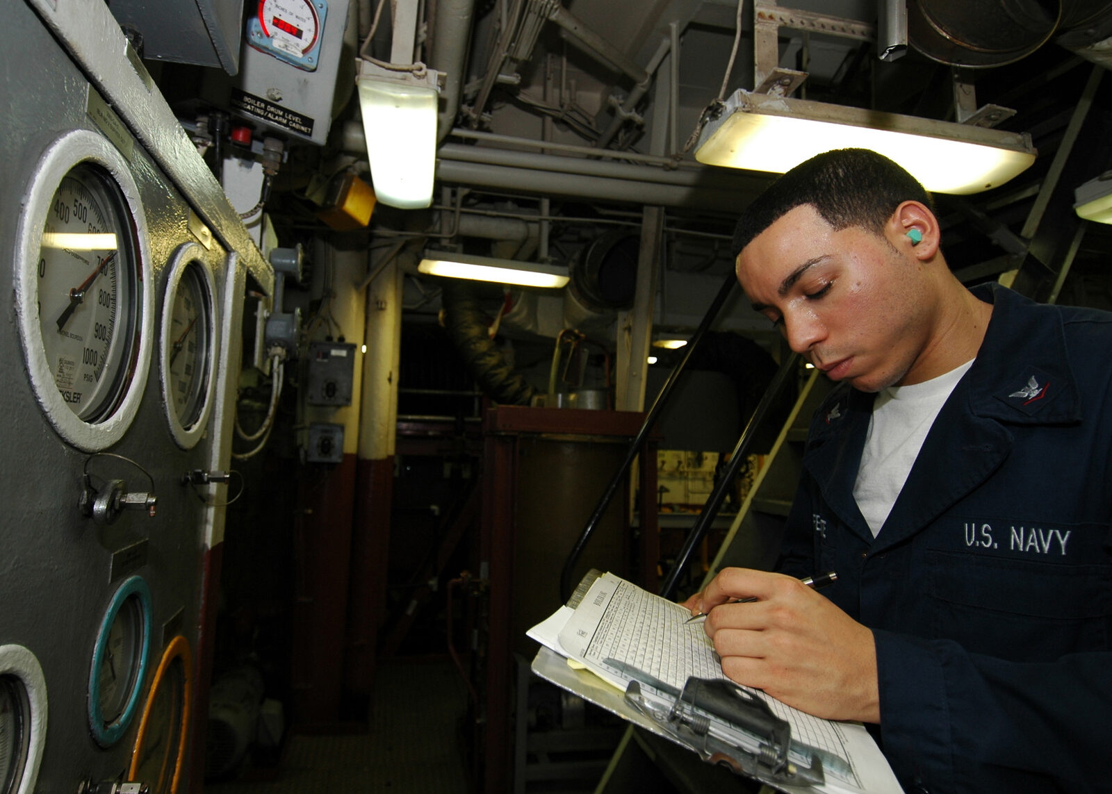 Mesothelioma and Navy Veterans: The Asbestos Legacy